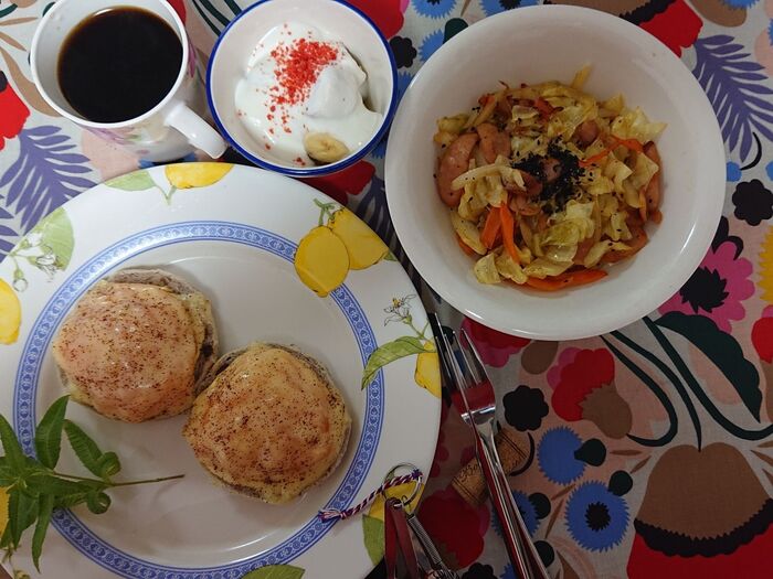 秋の味覚breakfast /// その3 イングリッシュマフィンと柿チーズ