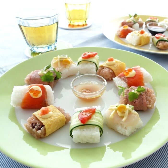 パックごはんで簡単!パーティーレシピ「お祝い一口にぎり」