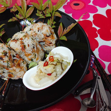 MUTTI / MUTTI のご馳走おにぎり パート14 鳥皮クリスピー柚子胡椒ナッティー