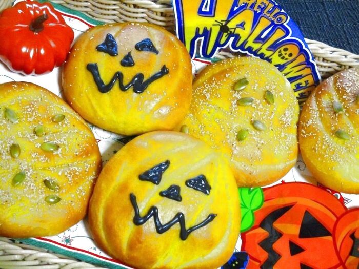 ハロウィンのアイデア♡手作りパンも買ってきたパンでも可愛くジャック・オ・ランタンにする方法♪