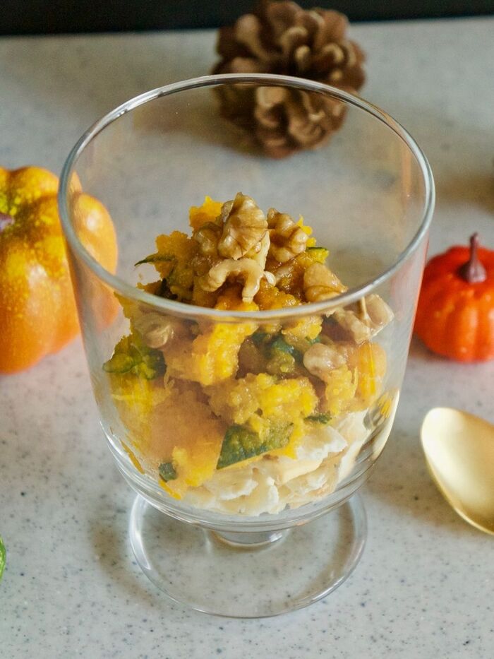 焼き立てかぼちゃパイの味わい♪かぼちゃのメープルバターソースがけ