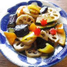 調味料1本で味決まる!紅葉モチーフ♡旬野菜の揚げびたし♪