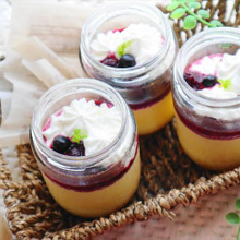 運動会弁当のデザートに♡ベリーソースのプリン