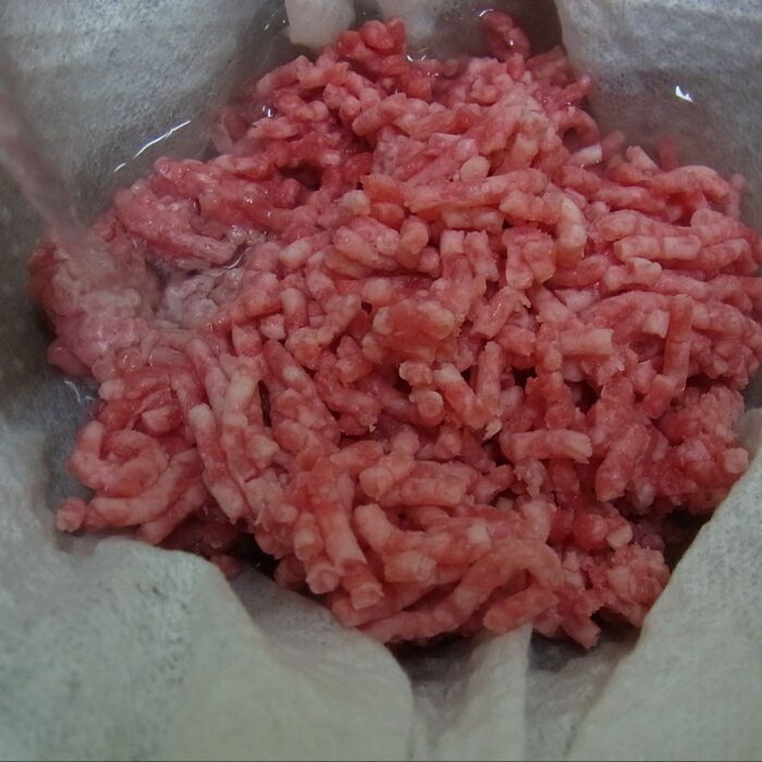 挽き肉そぼろを作ります。