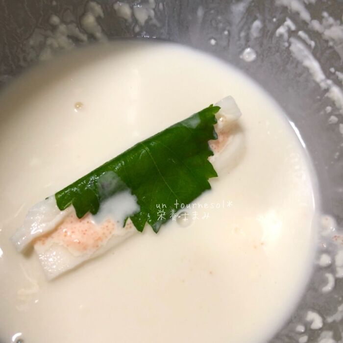 ③ハシ又は手で持ってつけてください!