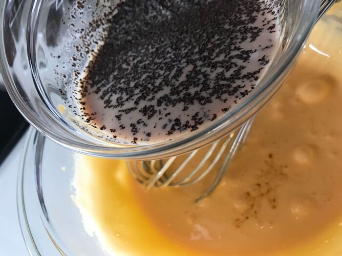 ④下準備しておいた紅茶液を入れる