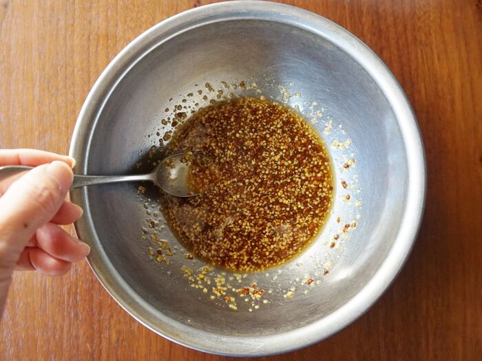 ハニーマスタードソースを作ります。