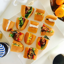 チョキチョキカット✂️味色々♫ひと口サイズのホットドッグ🌭