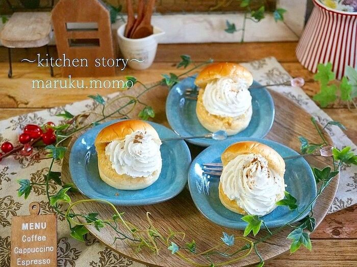 市販のパンで簡単!ダブルシュークリーム風スイーツパン♪(レンジで作れるアップルプレザーブ入り)