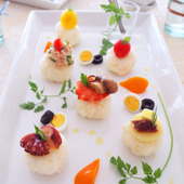 パックごはんで簡単!パーティーレシピ「スペイン風パーティおにぎり」