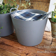 セリアの使いやすい!クールグレーのソフトバスケット