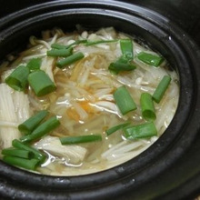 1人分60円☆ もやしは冷凍が◯♪ もやしとエノキの酸辣湯風プチ鍋