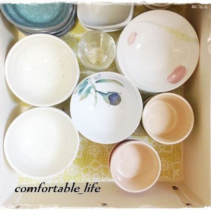 4段目。盛り付けにつかう小鉢など。