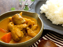 ごま味噌香る、根菜と鶏肉の和風カレー。