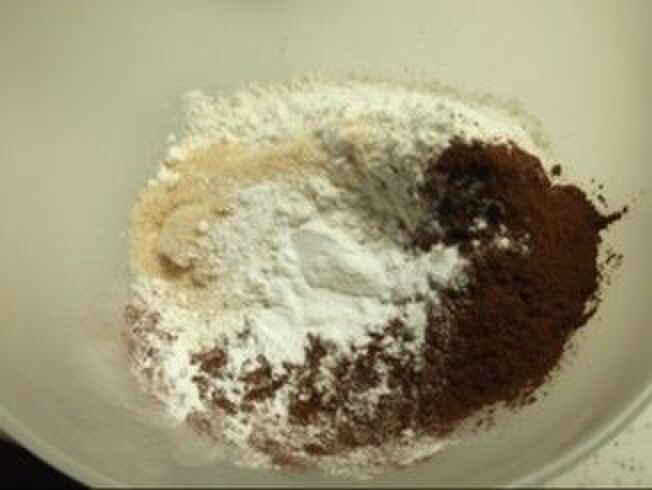 オーブンを180度に予熱してから生地作り