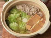 豚肉とキャベツのにんにく味噌バター鍋