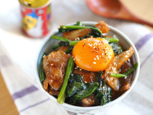 【調味料2つ】すぐ旨!『ほうれん草と豚バラのオイスター丼』