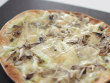 のせて焼くだけ、簡単!とまらない!ヘルシーおつまみピザ