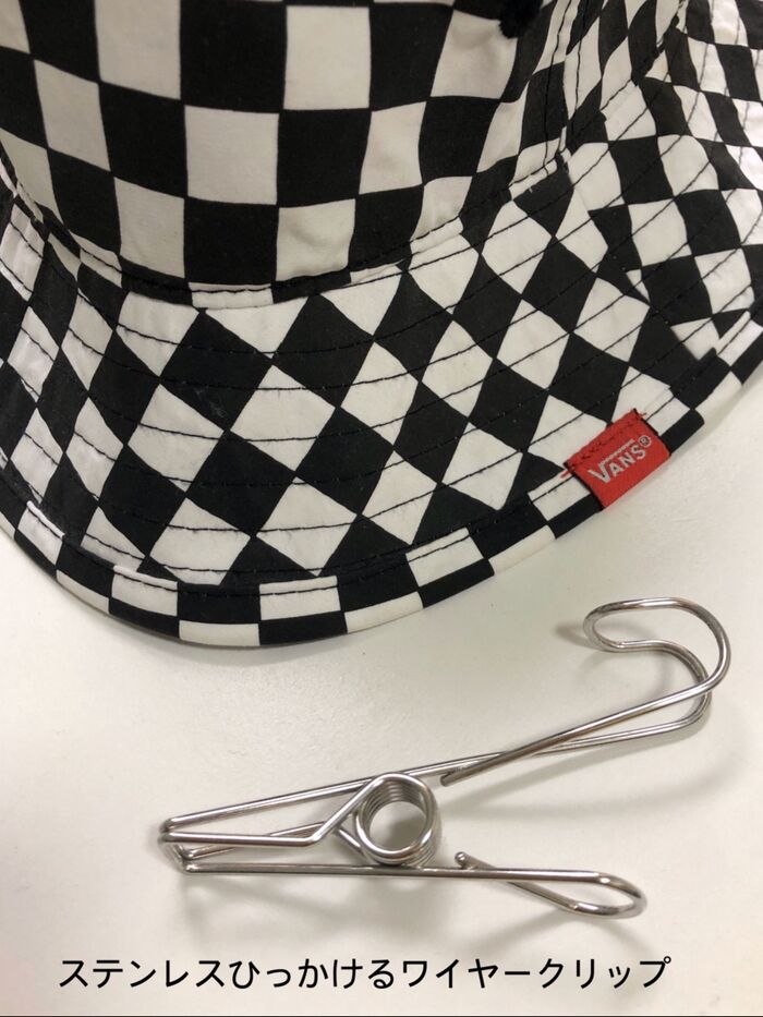 掛けられないモノはワイヤークリップで挟んで