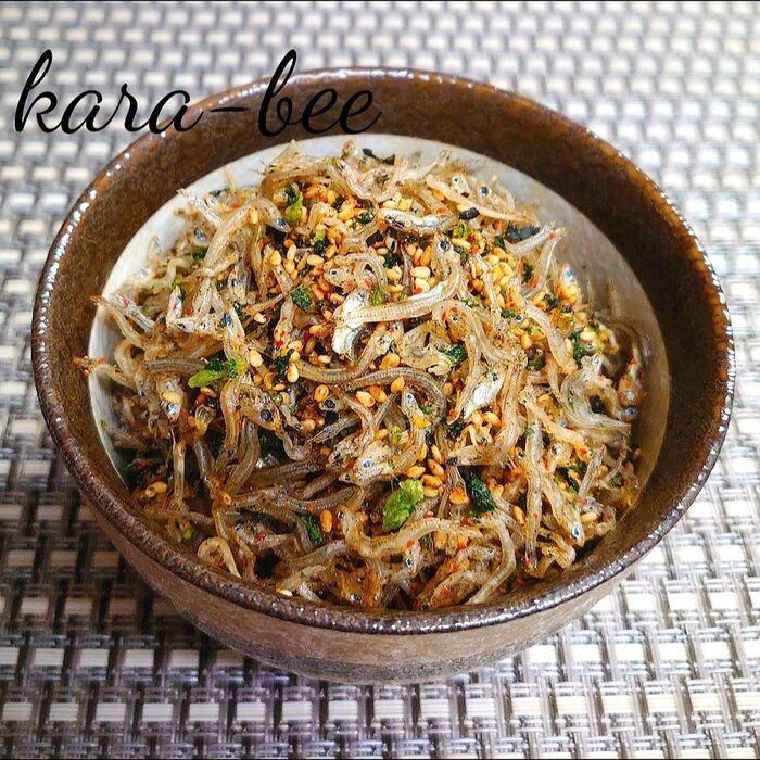 ホカホカご飯におにぎりに♪しびれ系!旨辛花椒ちりめんふりかけ