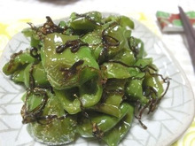 フライパンに入れたら動かさない☆ ピーマンのガーリック塩昆布焼き