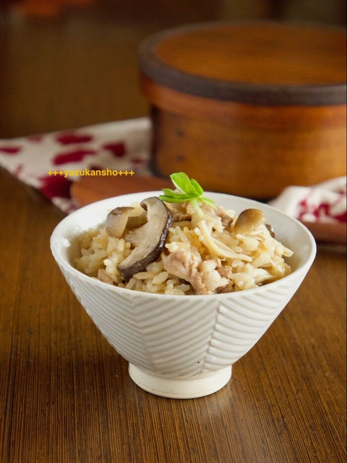 だし要らず!炊飯器に入れるだけ きのこと豚肉の炊き込みご飯