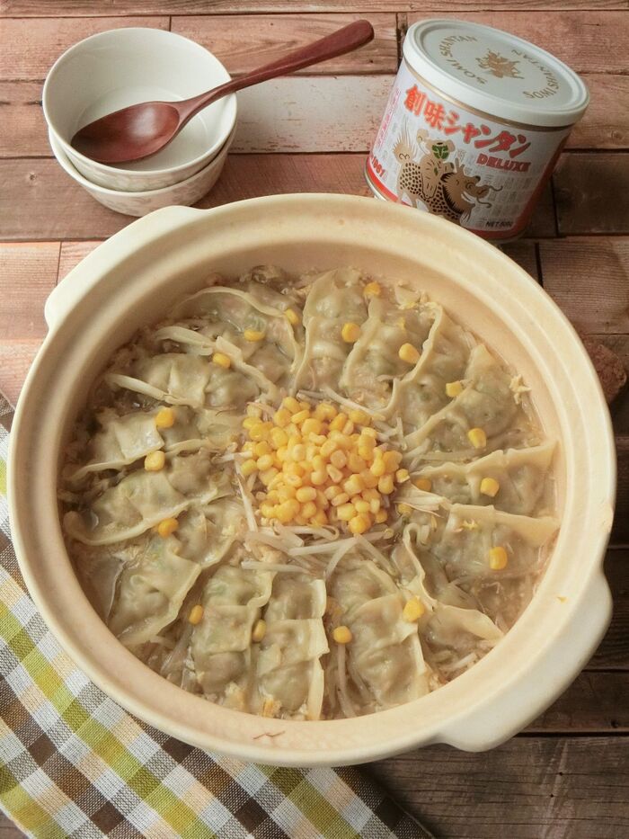 餃子ともやしの中華風コーンスープ鍋