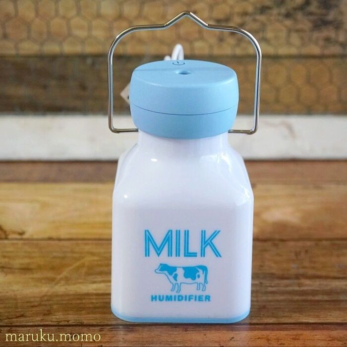 ダイソーの可愛いくって機能的！ライトにもなる♥ミルク瓶型のミニ加湿器