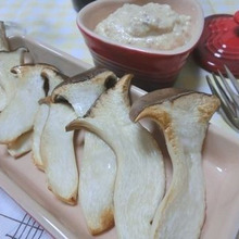 豆腐と味噌のバーニャカウダソースで♪ 焼きエリンギ