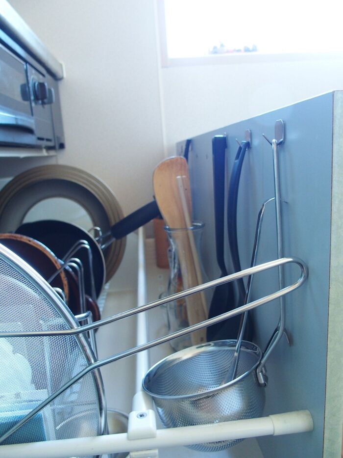 ガスコンロ真下の引き出しの内面を利用