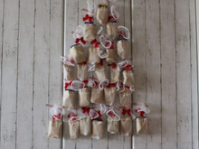 今からでも間に合う!キャンドゥ意外なものでフリルがかわいいホワイトツリーのアドベントカレンダー