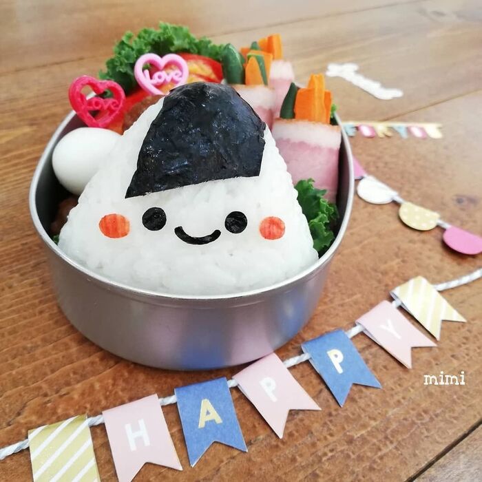 アシメな前髪がお洒落なおにぎりちゃんでおにぎりアクション