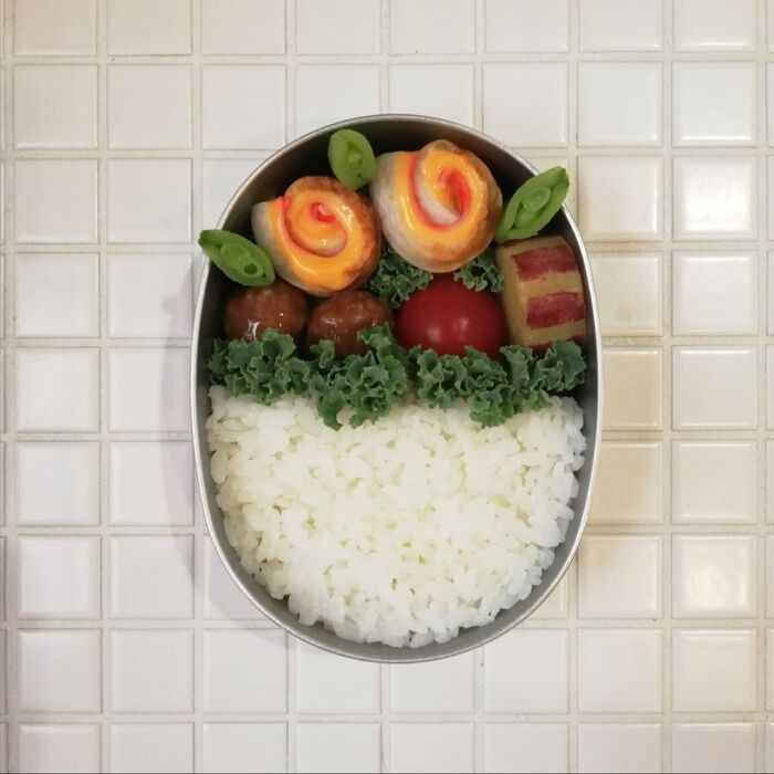 ②お弁当箱に詰めます。