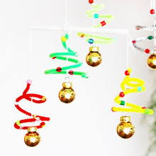 簡単子供と手作りクリスマス飾りくるくるツリーベルオーナメント