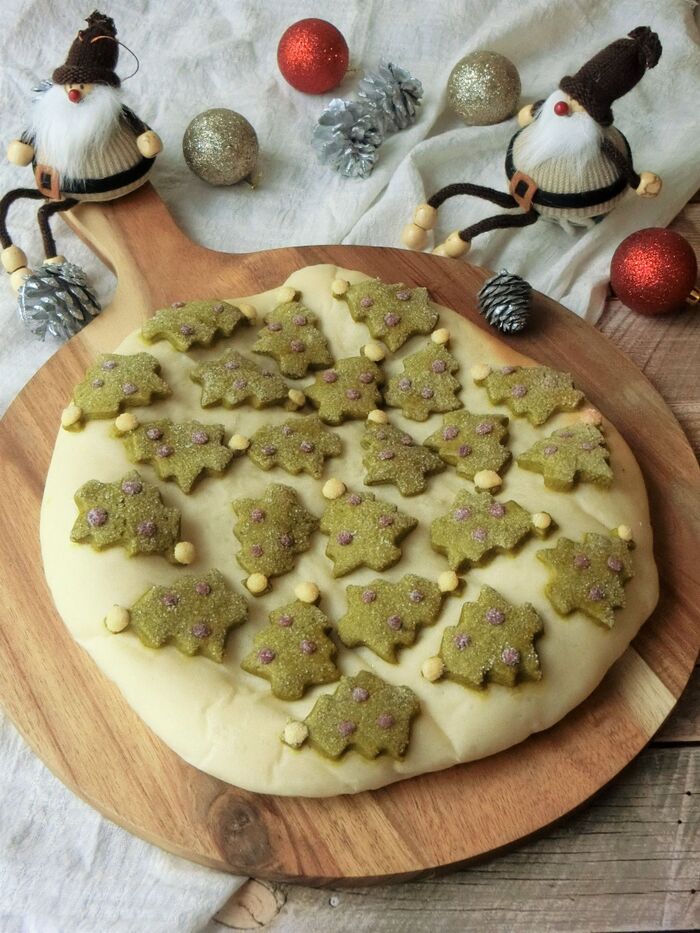 ポリ袋★クリスマスツリーのメロンパンピザ