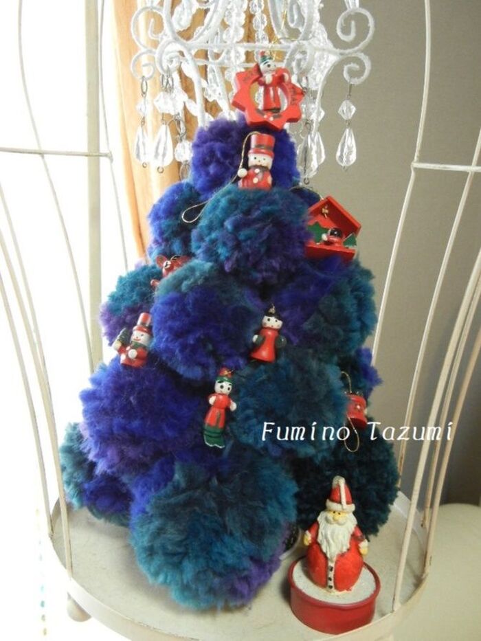 好きなクリスマス用品を付けて飾って下さいね