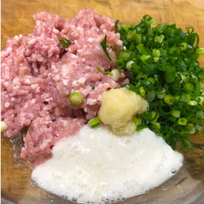 ➁鶏つみれはよく混ぜ合わせて!