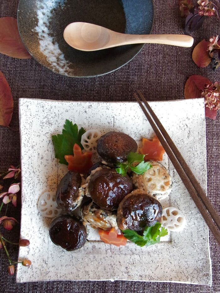 椎茸の旨みがジュワ~・ 椎茸の五目挽肉詰め
