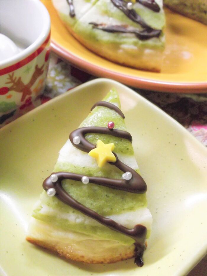 クリスマスに!パンケーキでお手軽♪三角ツリーケーキ