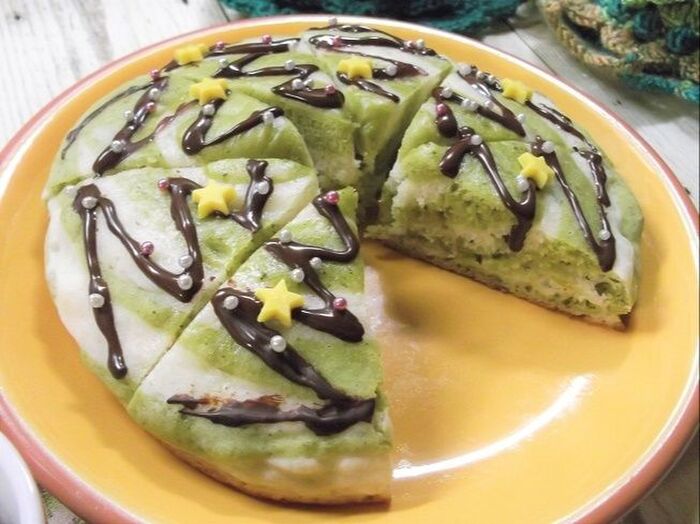 放射状に切って チョコやアラザンで飾って完成