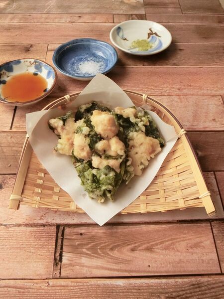 鶏肉とちぢみほうれん草のかき揚げ