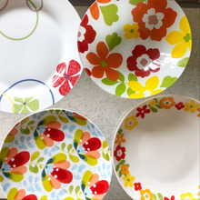 ダイソーの花柄のお皿いろいろ