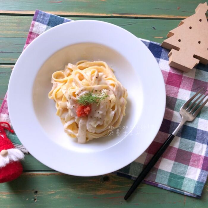 削ぎとった明太子やパセリ・ピンクペッパー などで飾りつけして❤︎