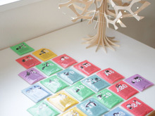 飲んでおいしい、飾って楽しい、アドベントカレンダーの紅茶でクリスマスデコレーション