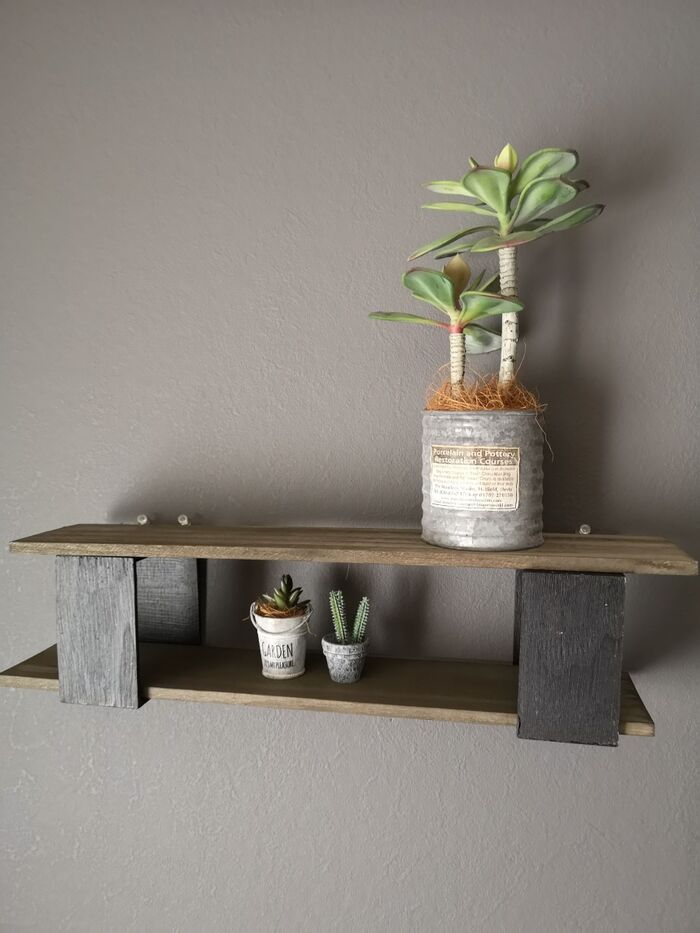 【100均DIY】カット不要!!ボックスで簡単に作れる飾り棚