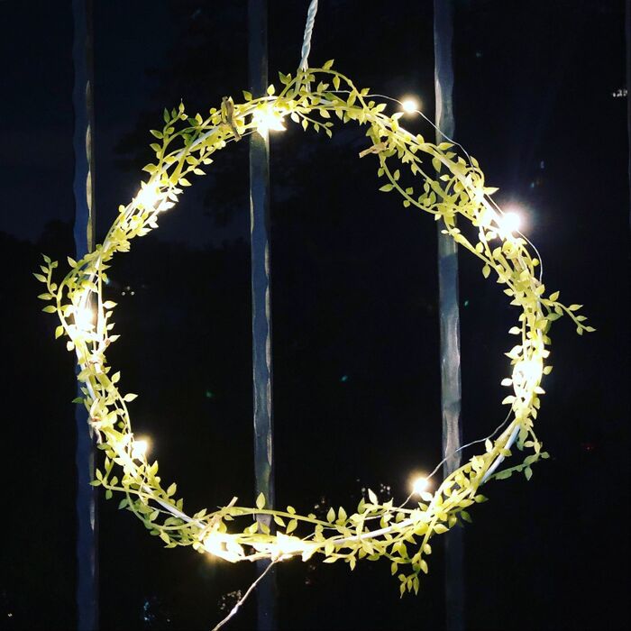 クリスマスが過ぎてもOK♪フェアリーライトリース