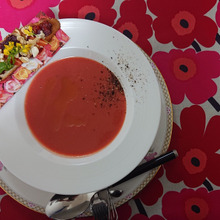 ピンキーなポタージュに、stylishなクルトンを添えて・・・・