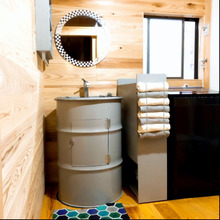 使い勝手良し!洗面所のデットスペースに可動式収納ラックをDIY!