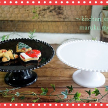 キャンドゥ100均の♪お洒落な足つきテーブル