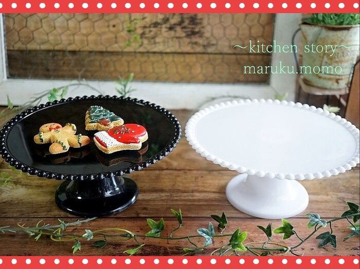 キャンドゥ100均の♪お洒落な足つきテーブル